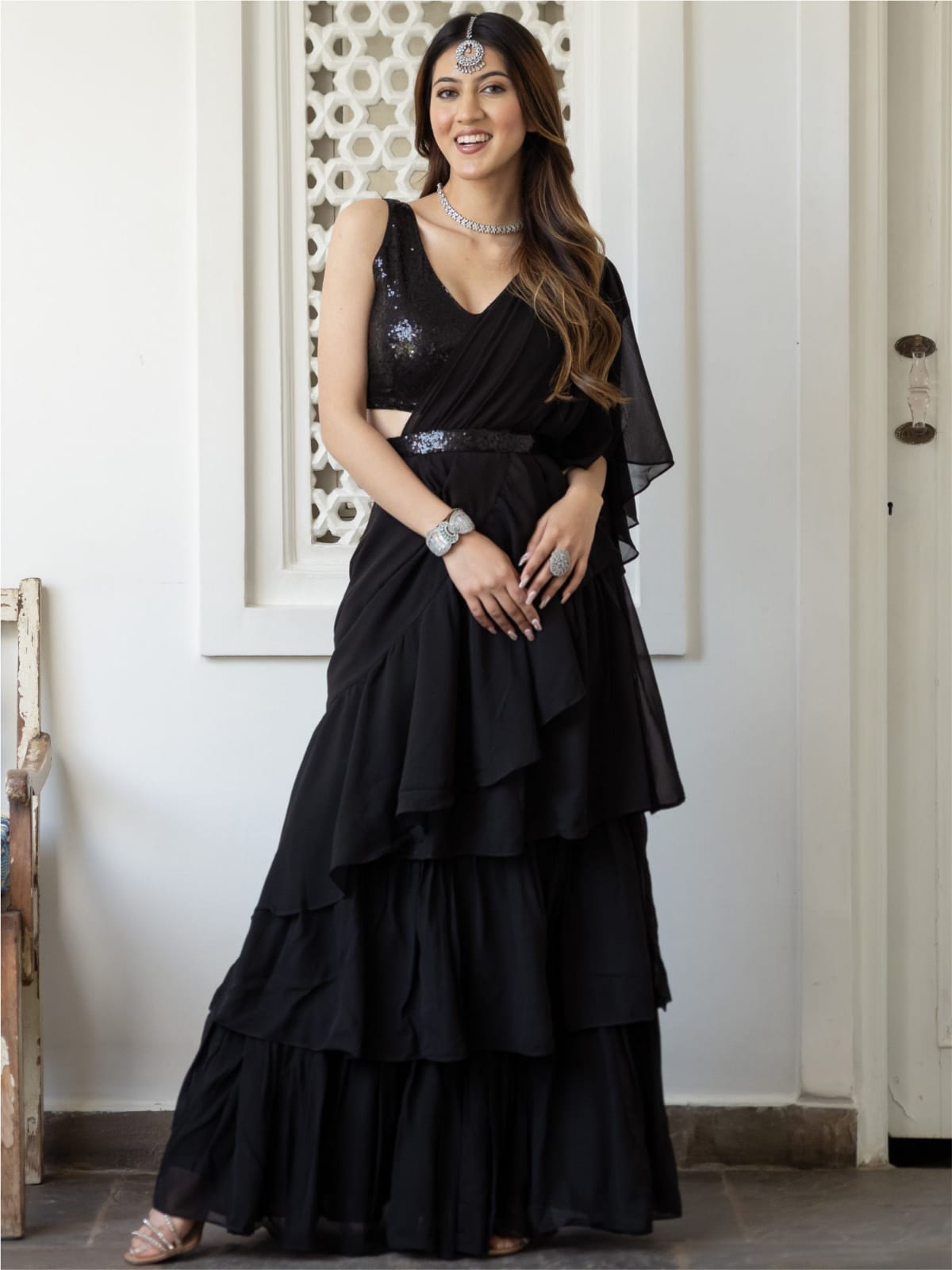 π₯ Add some gorgeous drama to your wardrobe with our stunning Ruffle Saree & Jacket Piece! β¨